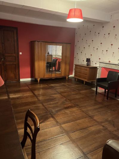 Image No.10-7 Bed House for sale