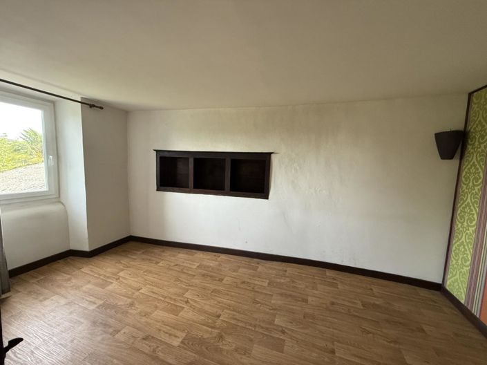 Image No.17-5 Bed House for sale