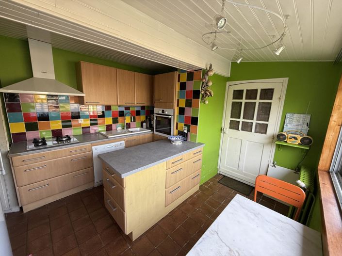 Image No.6-5 Bed House for sale