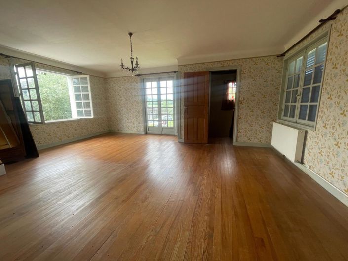 Image No.6-3 Bed House for sale