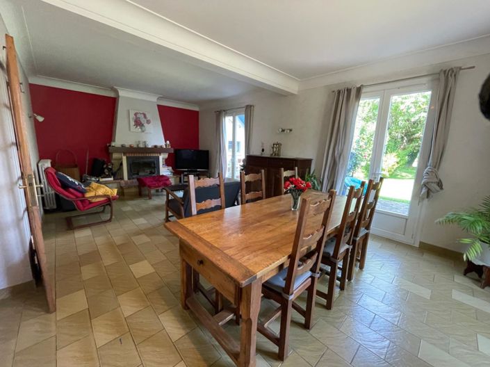 Image No.2-5 Bed House for sale