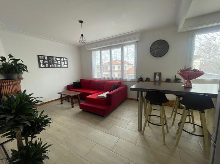 Image No.2-4 Bed House for sale