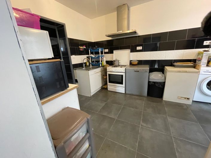 Image No.2-4 Bed House for sale