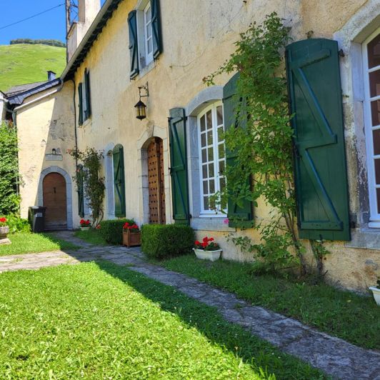 Image No.8-5 Bed House for sale