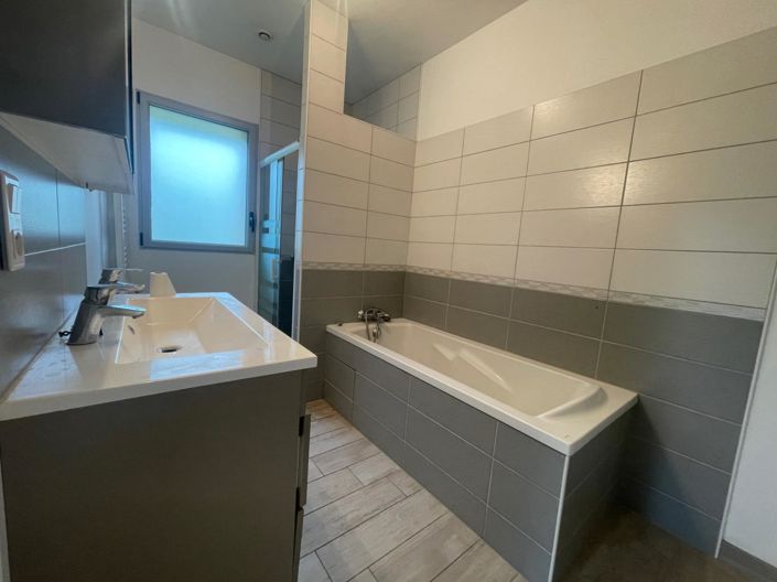 Image No.9-3 Bed House for sale