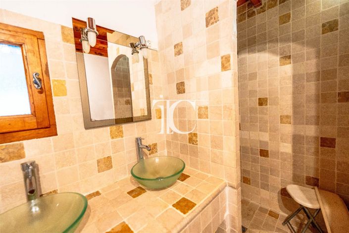 Image No.14-10 Bed House for sale