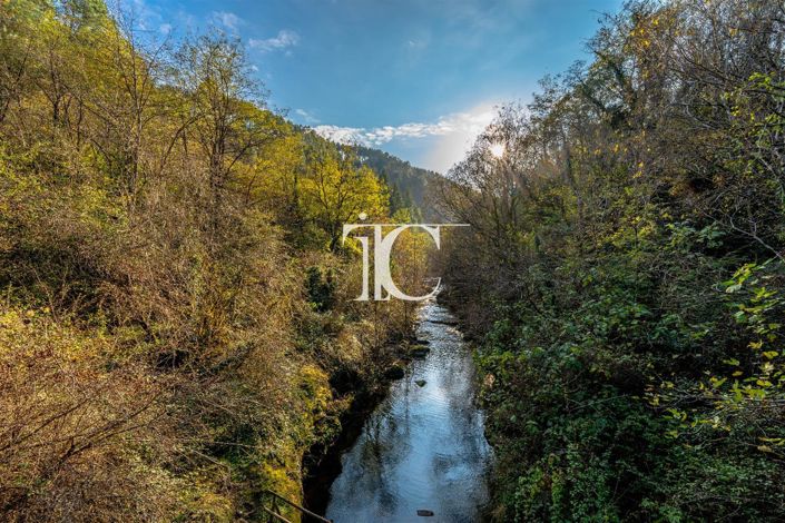 Image No.7-10 Bed House for sale