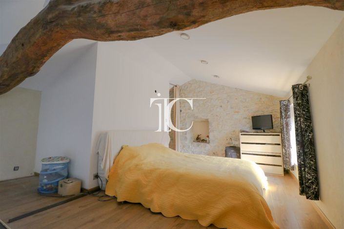 Image No.11-3 Bed House for sale