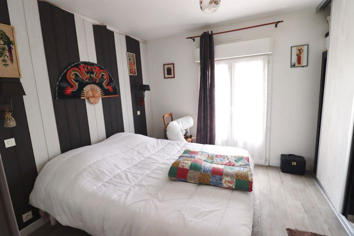 Image No.10-3 Bed House for sale