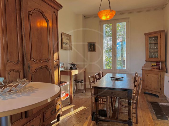 Image No.7-7 Bed House for sale