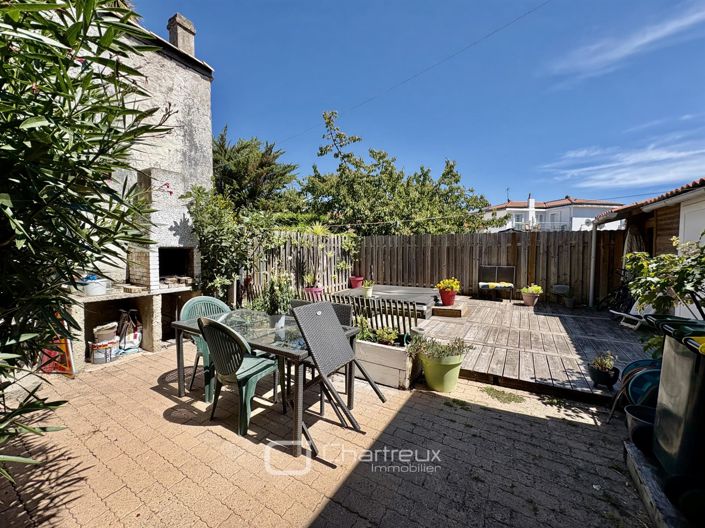 Image No.2-4 Bed House for sale