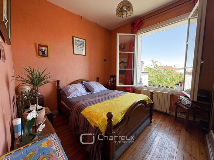 Image No.5-4 Bed House for sale