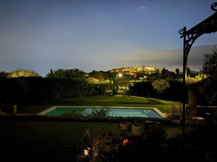 Image No.15-4 Bed House for sale