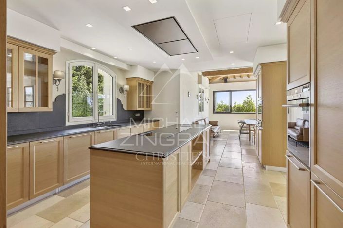 Image No.7-5 Bed House for sale