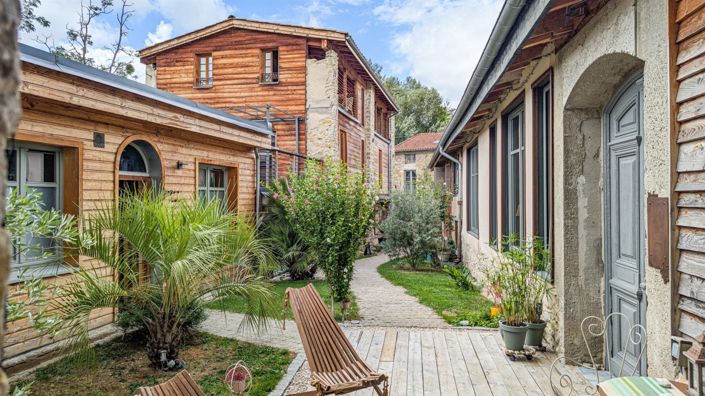 Image No.28-10 Bed House for sale