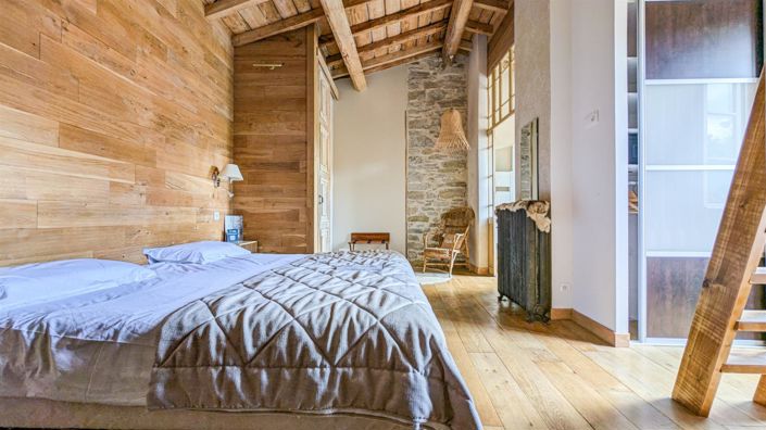 Image No.3-10 Bed House for sale