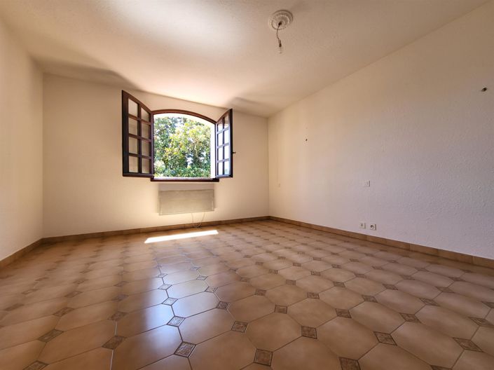 Image No.12-3 Bed House for sale