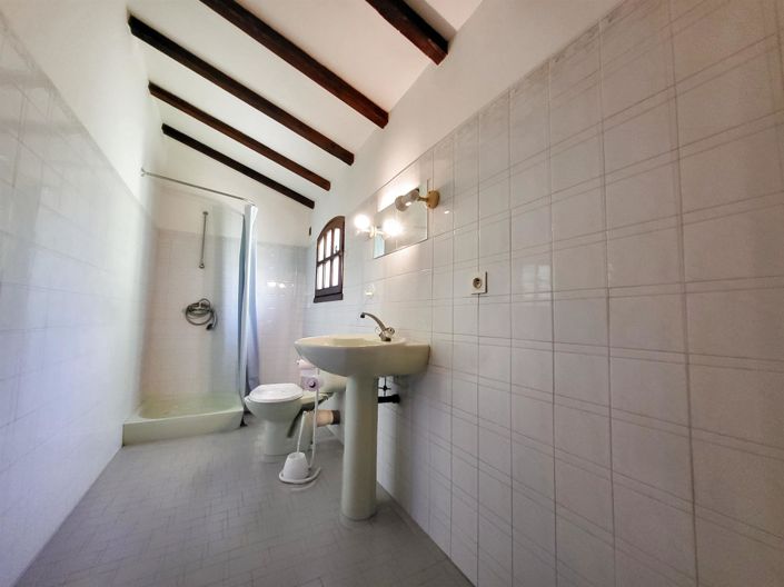 Image No.8-3 Bed House for sale