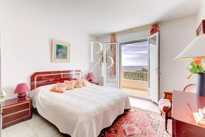 Image No.4-5 Bed House for sale