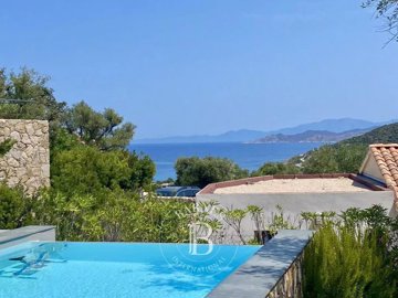 1 - L'Ile-Rousse, House