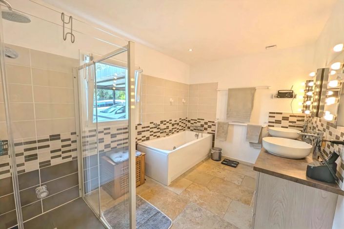 Image No.14-5 Bed House for sale