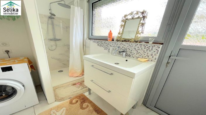 Image No.10-3 Bed Apartment for sale