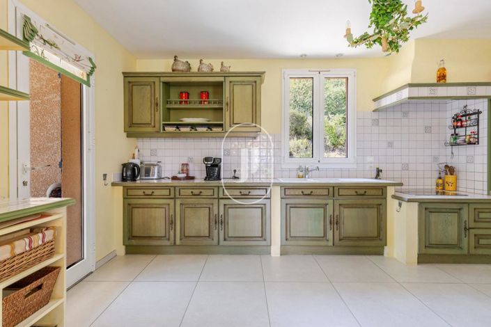 Image No.3-4 Bed House for sale