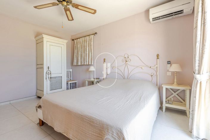 Image No.8-4 Bed House for sale