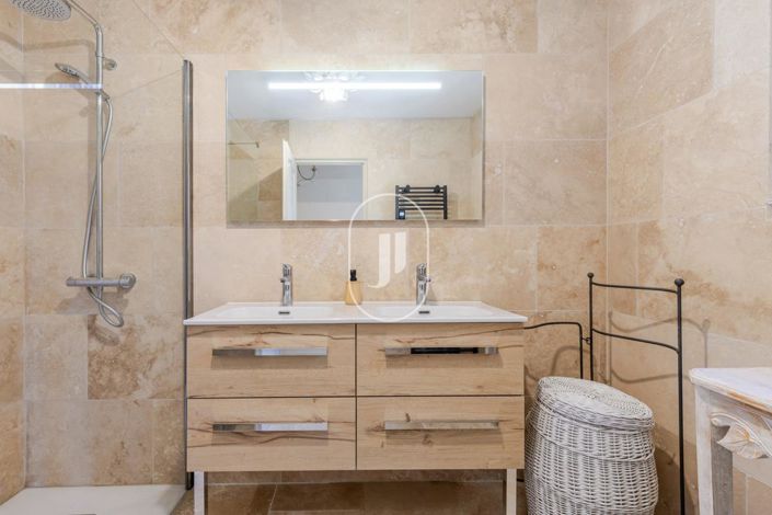 Image No.9-4 Bed House for sale