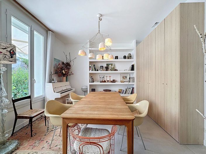 Image No.10-3 Bed House for sale