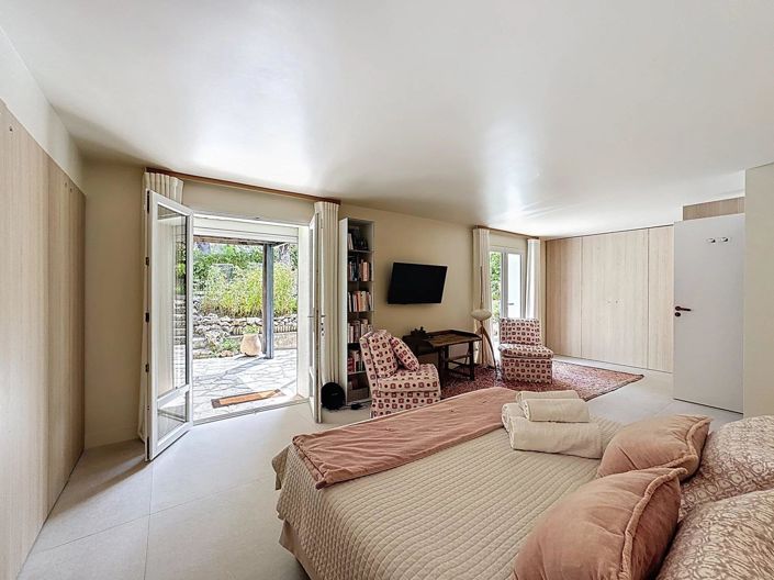 Image No.15-3 Bed House for sale