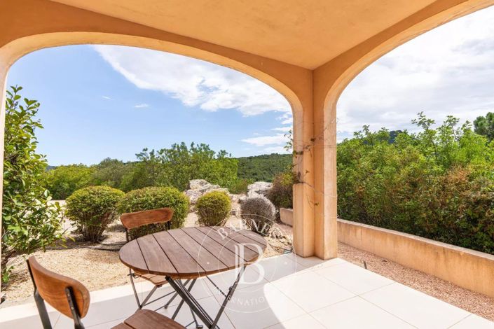 Image No.17-4 Bed House for sale