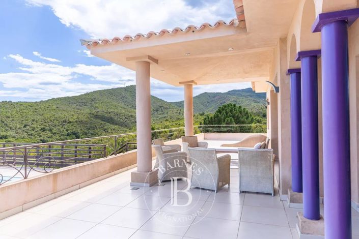 Image No.4-4 Bed House for sale