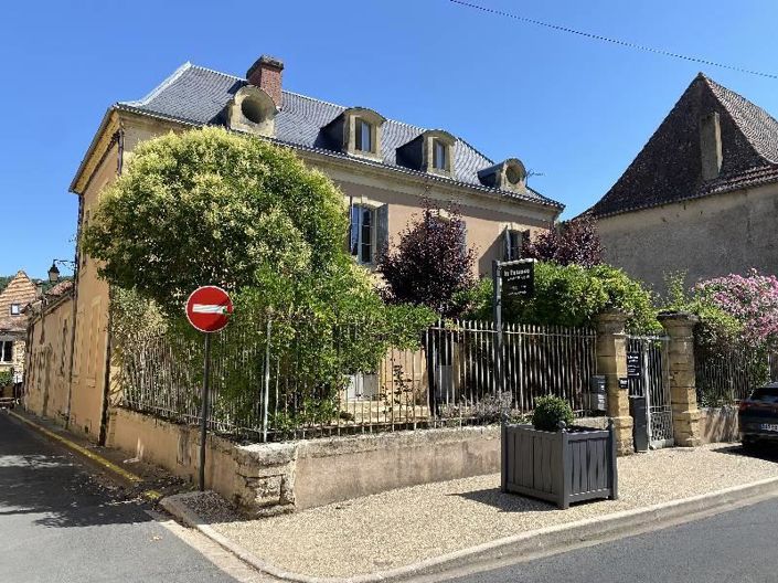 Image No.1-5 Bed House for sale