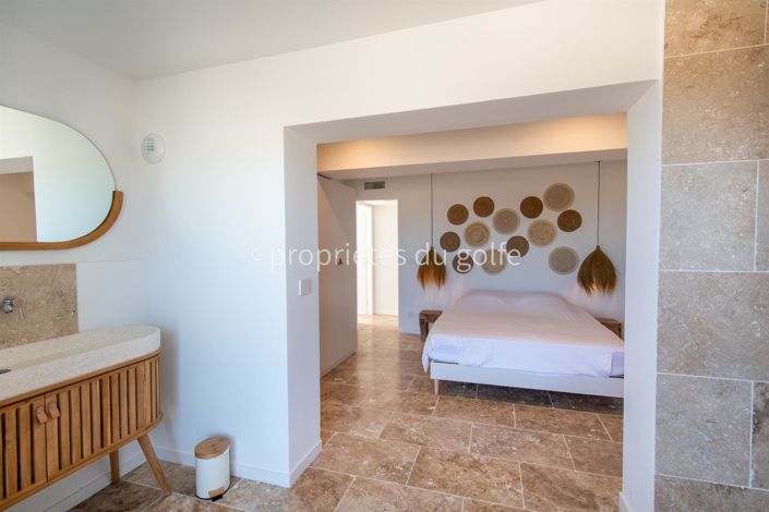 Image No.16-4 Bed House for sale