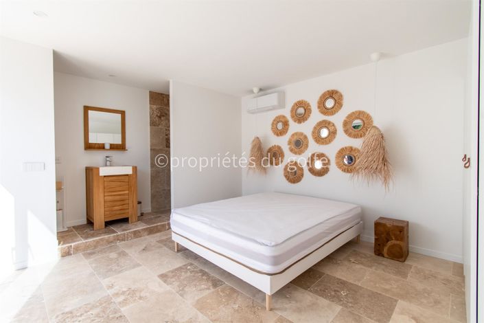 Image No.21-4 Bed House for sale