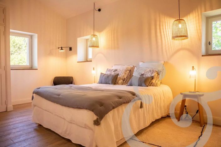 Image No.16-5 Bed House for sale