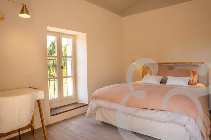 Image No.17-5 Bed House for sale