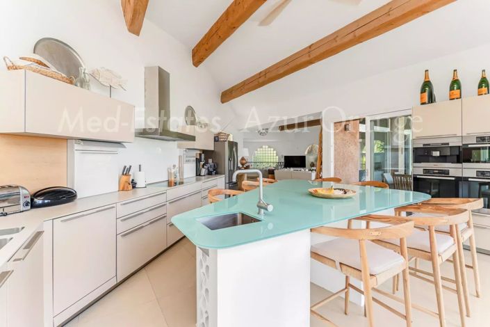 Image No.16-8 Bed House for sale