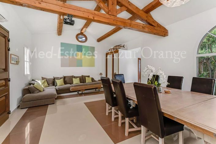 Image No.21-8 Bed House for sale