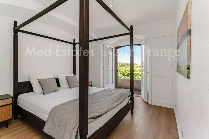 Image No.22-8 Bed House for sale