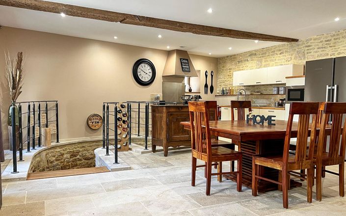 Image No.5-5 Bed Property for sale