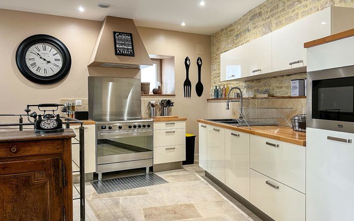 Image No.7-5 Bed Property for sale