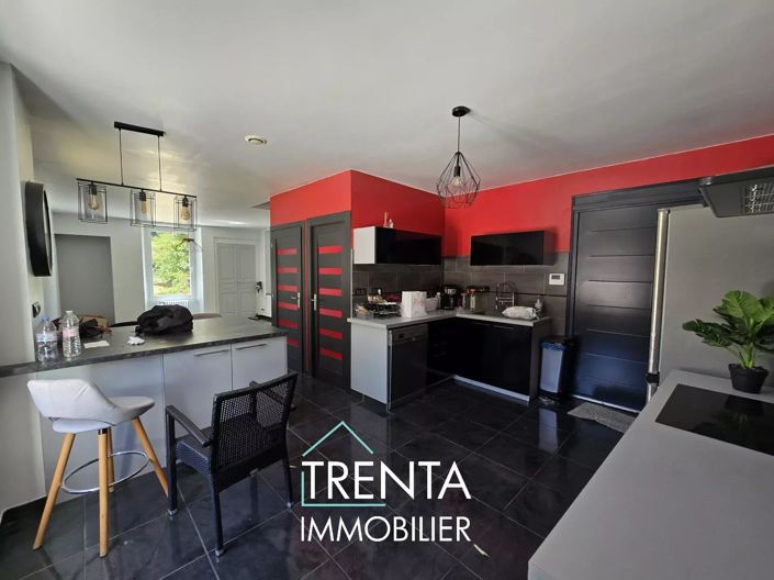 Image No.8-5 Bed House for sale