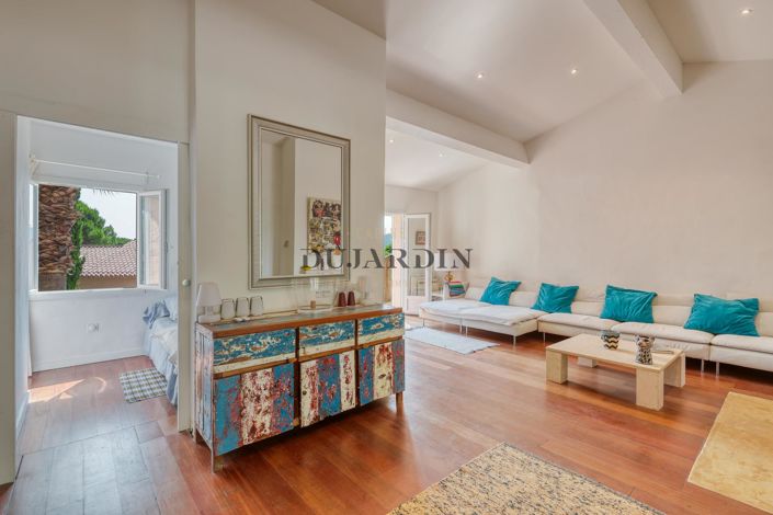 Image No.7-4 Bed House for sale