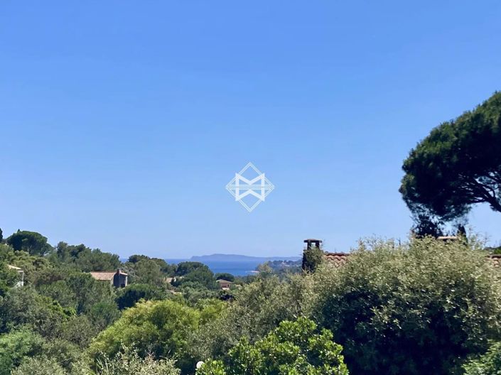 Image No.2-4 Bed House for sale