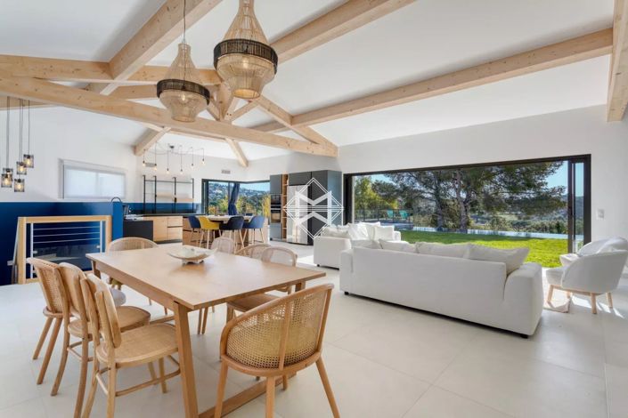 Image No.5-6 Bed House for sale