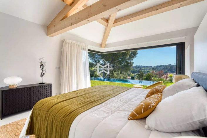 Image No.6-6 Bed House for sale