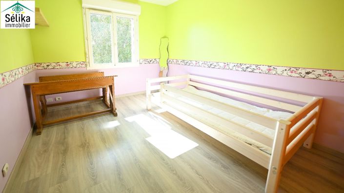 Image No.10-3 Bed House for sale