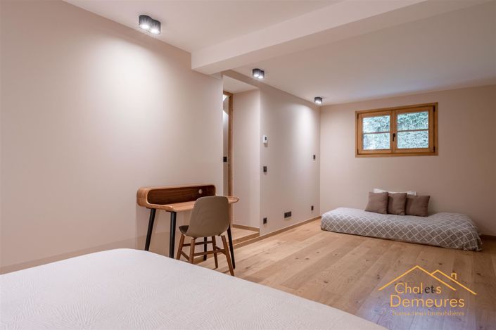 Image No.4-5 Bed House for sale